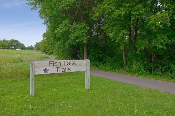 $300,000 | 16506 78th Avenue North, Maple Grove, MN 55311