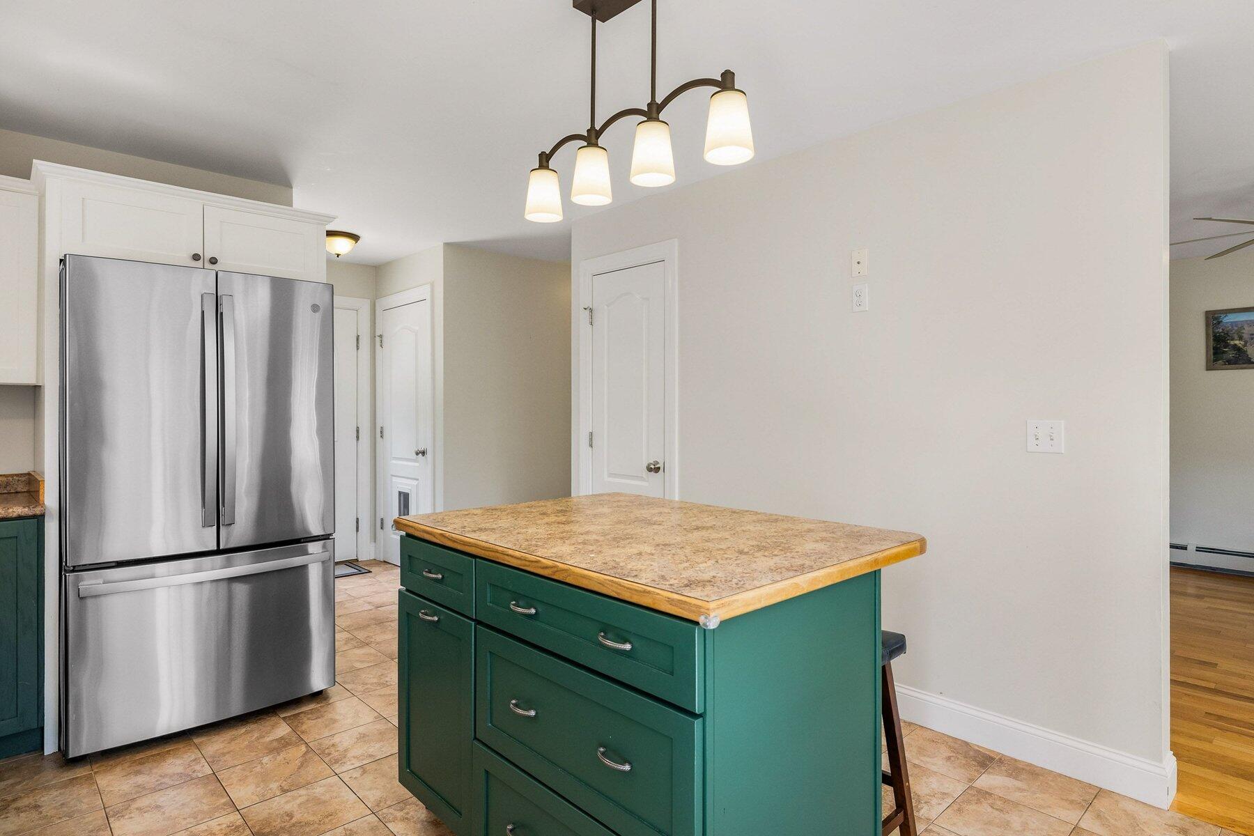 127 North Shore Road Gray, ME 04039 - Photo 13 of 49 016_seacoastrephoto-16_673