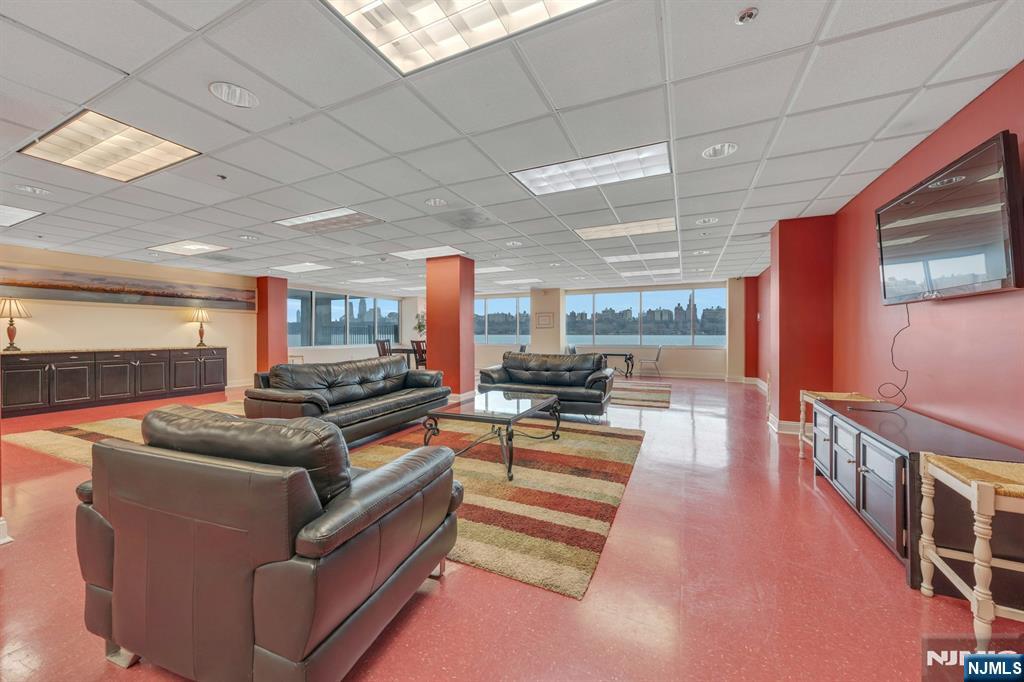 118 The Promenade Edgewater, NJ 07020 - Photo 20 of 32