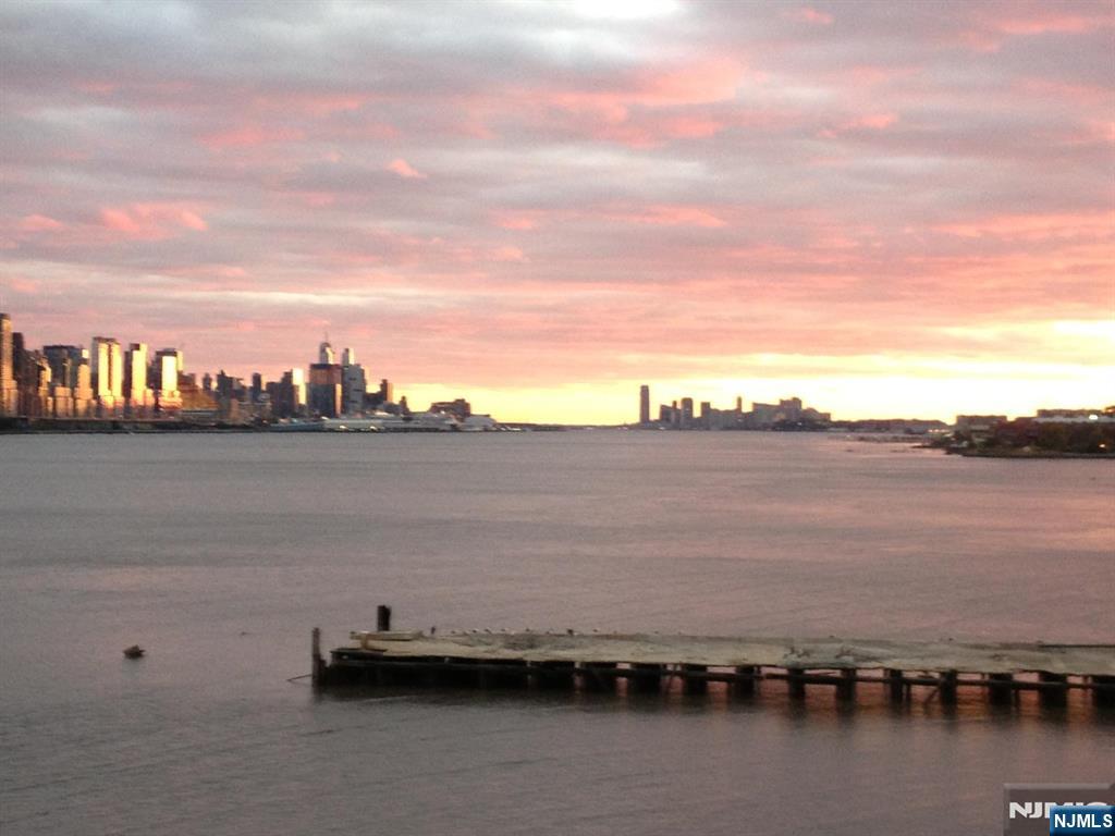 118 The Promenade Edgewater, NJ 07020 - Photo 31 of 32
