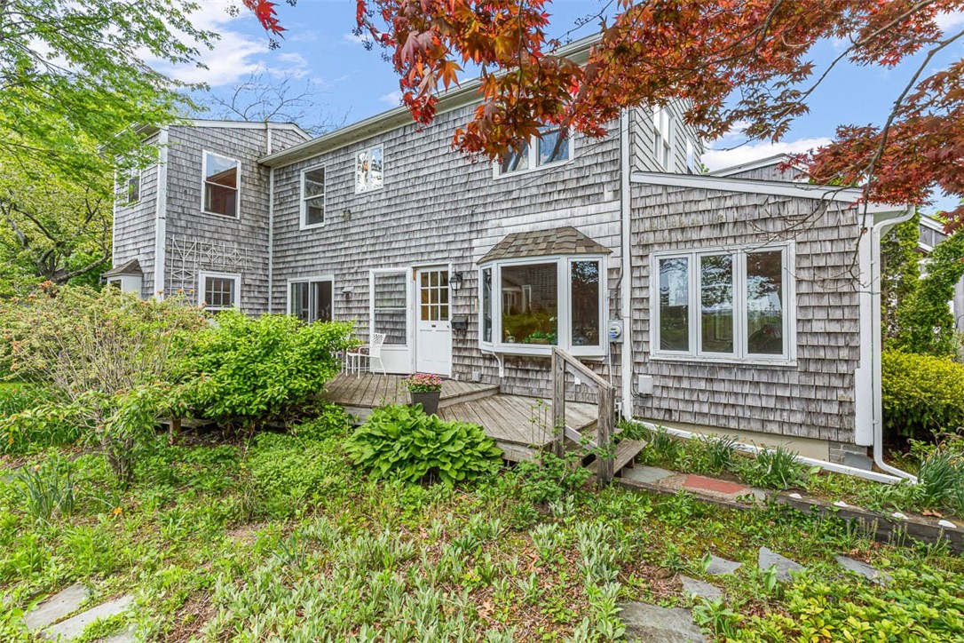 28 Byway Road Barrington, RI 02806 - Photo 3 of 35