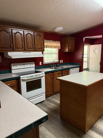 $329,900 | 33 Nascar Lane, Pleasant Shade, TN 37145