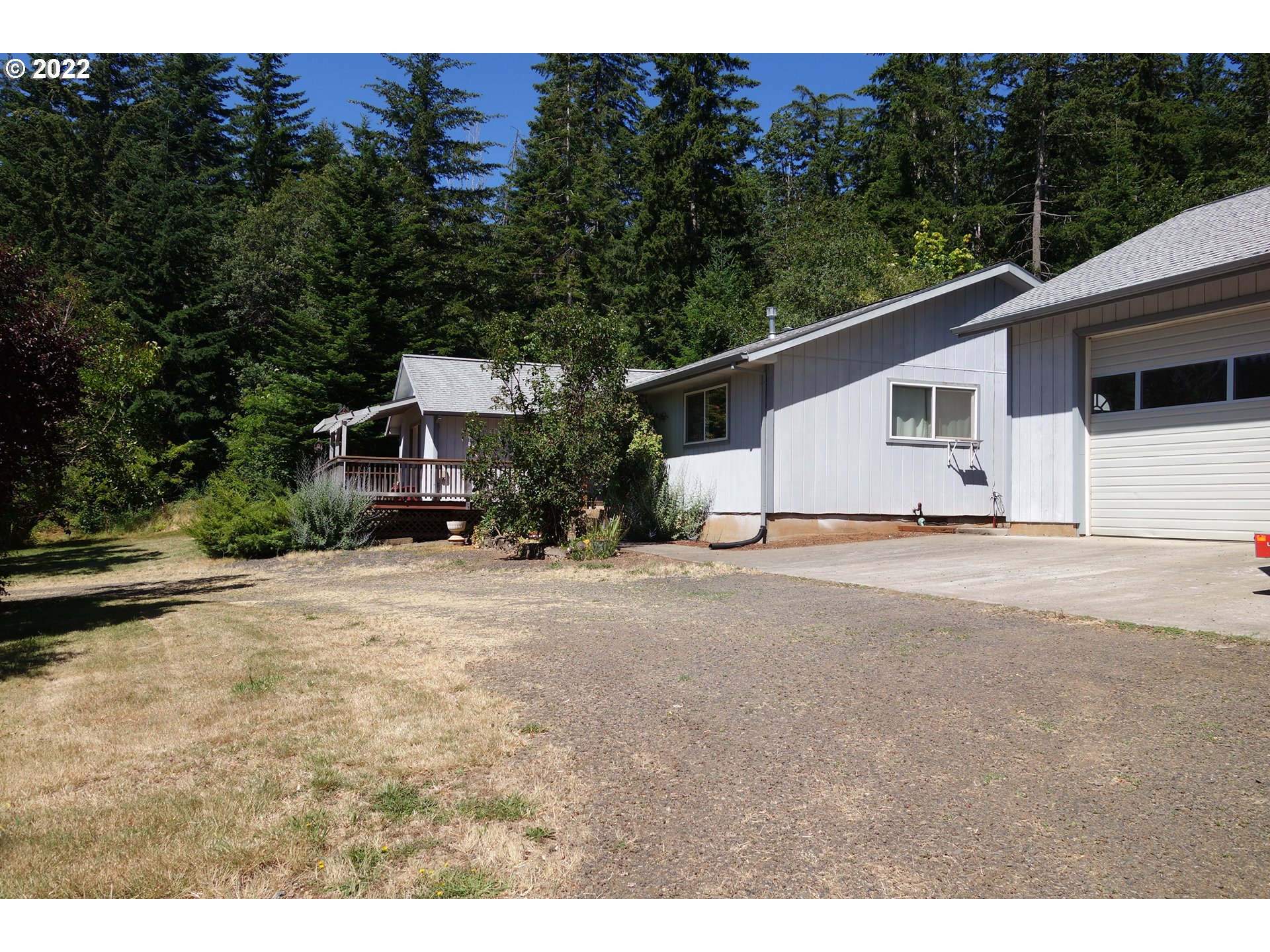 54 Williams Road White Salmon, WA 98672 - Photo 2 of 32