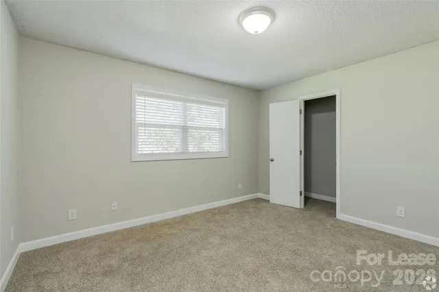 $1,440 | 300 East Charlotte Avenue, Unit 4, Mount Holly, NC 28120