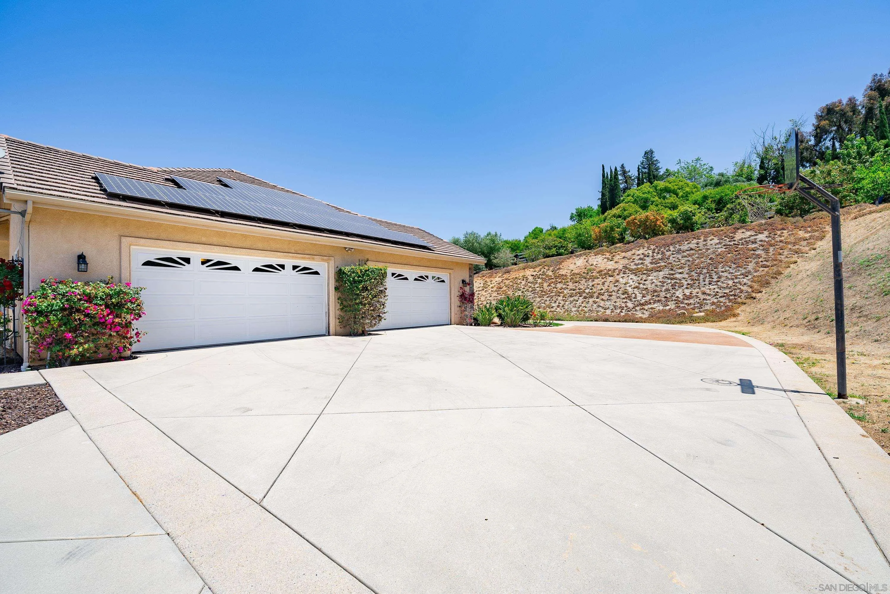 3330 Brooke Hollow Road Fallbrook, CA 92028 - Photo 60 of 67 a view of outdoor space and yard
