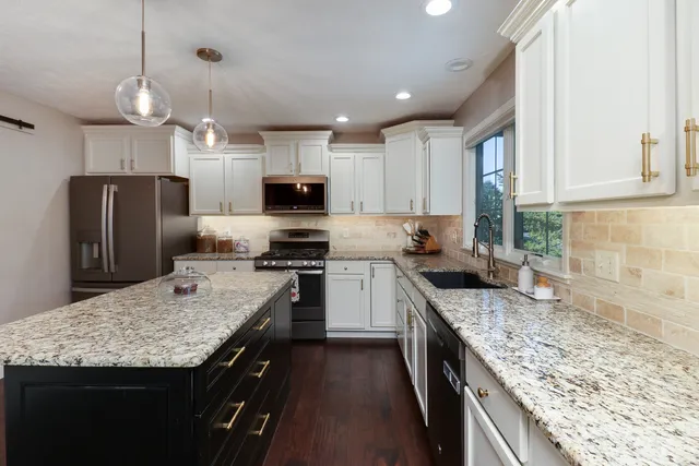 $429,900 | 1703 Fraser Drive, Normal, IL 61761