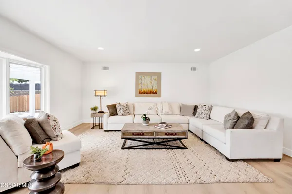$2,295,000 | 1154 La Jolla Drive, Thousand Oaks, CA 91362