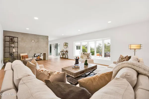 $2,295,000 | 1154 La Jolla Drive, Thousand Oaks, CA 91362
