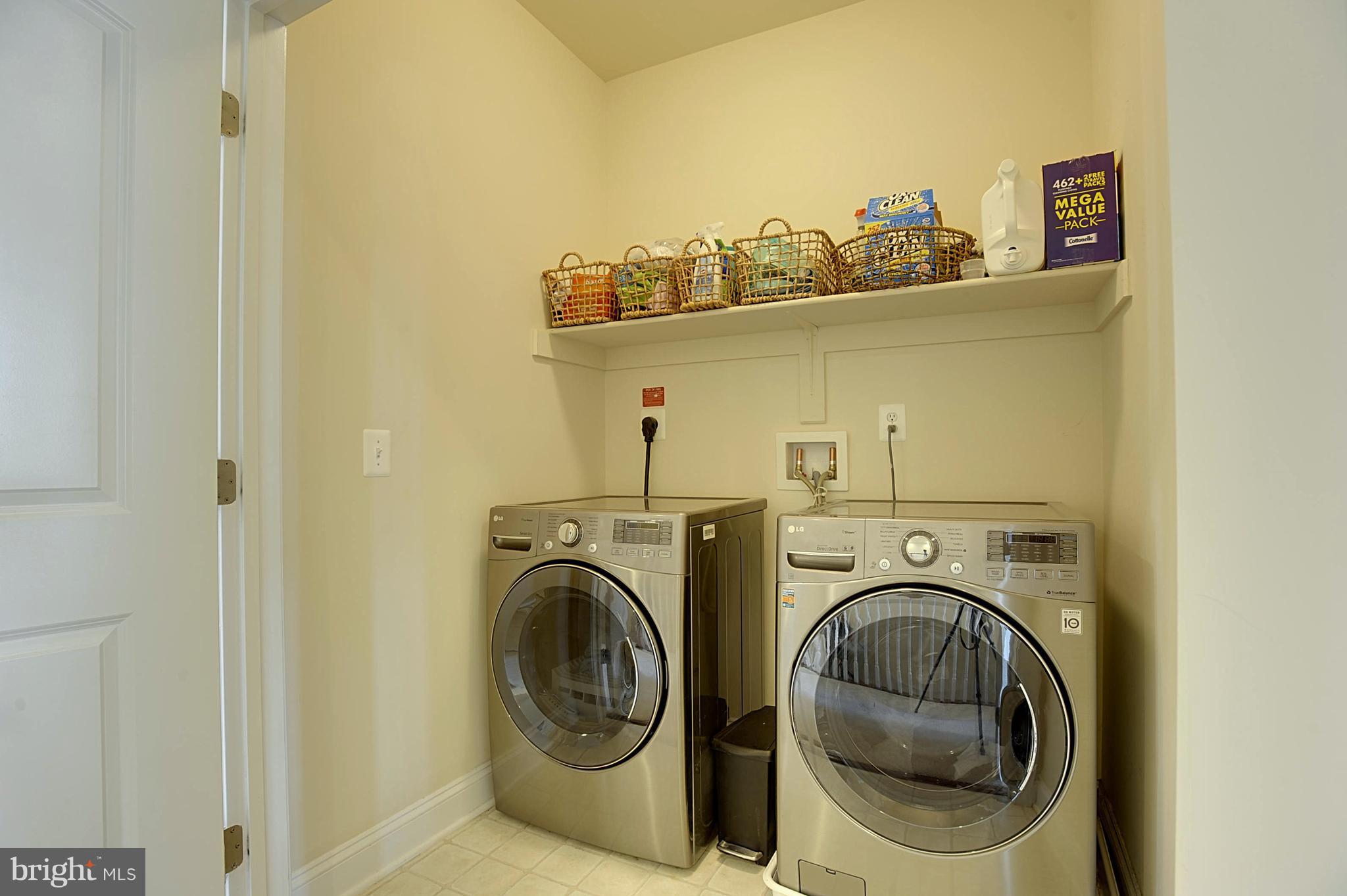 43346 Old Ryan Road Ashburn, VA 20148 - Photo 14 of 25 Front load washer and dryer convey