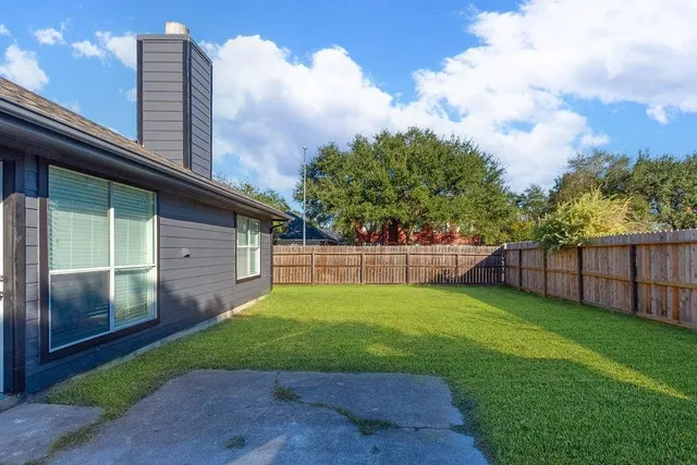 $2,500 | 3718 Brighton Lane, Pearland, TX 77584