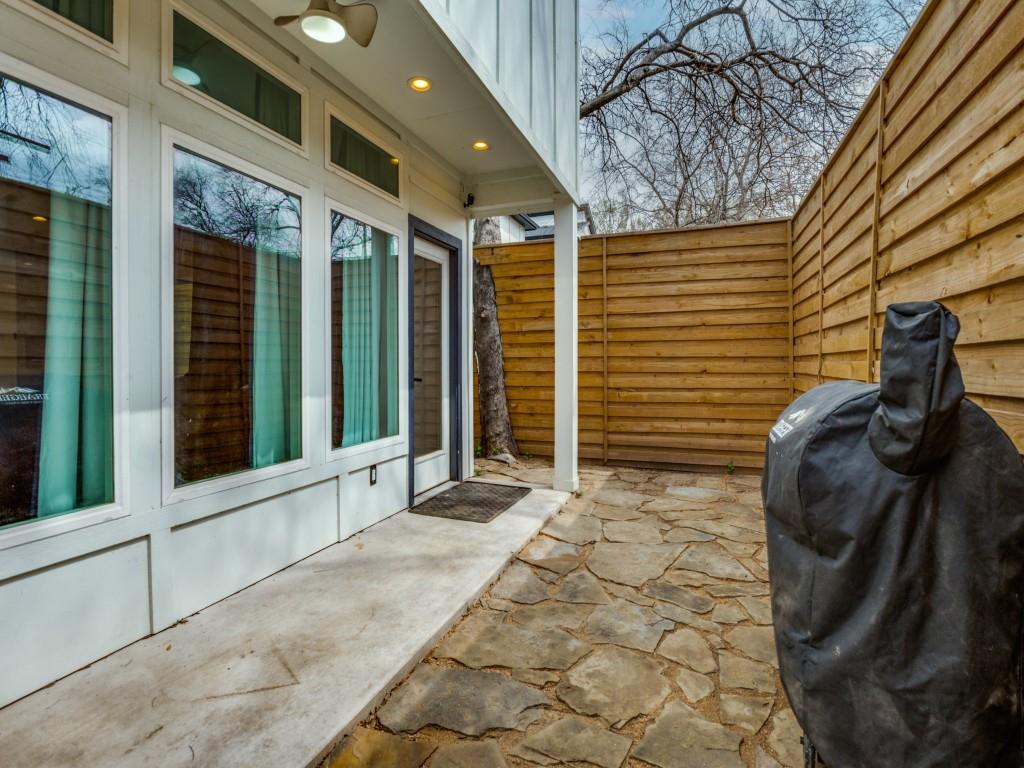 1960 Toronto Street Dallas, TX 75212 - Photo 24 of 26 Low maintenace backyard patio space with privacy fence.