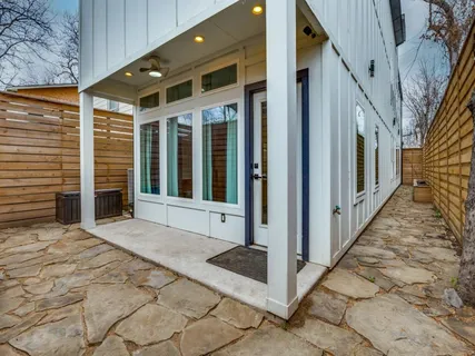 $499,900 | 1960 Toronto Street, Dallas, TX 75212