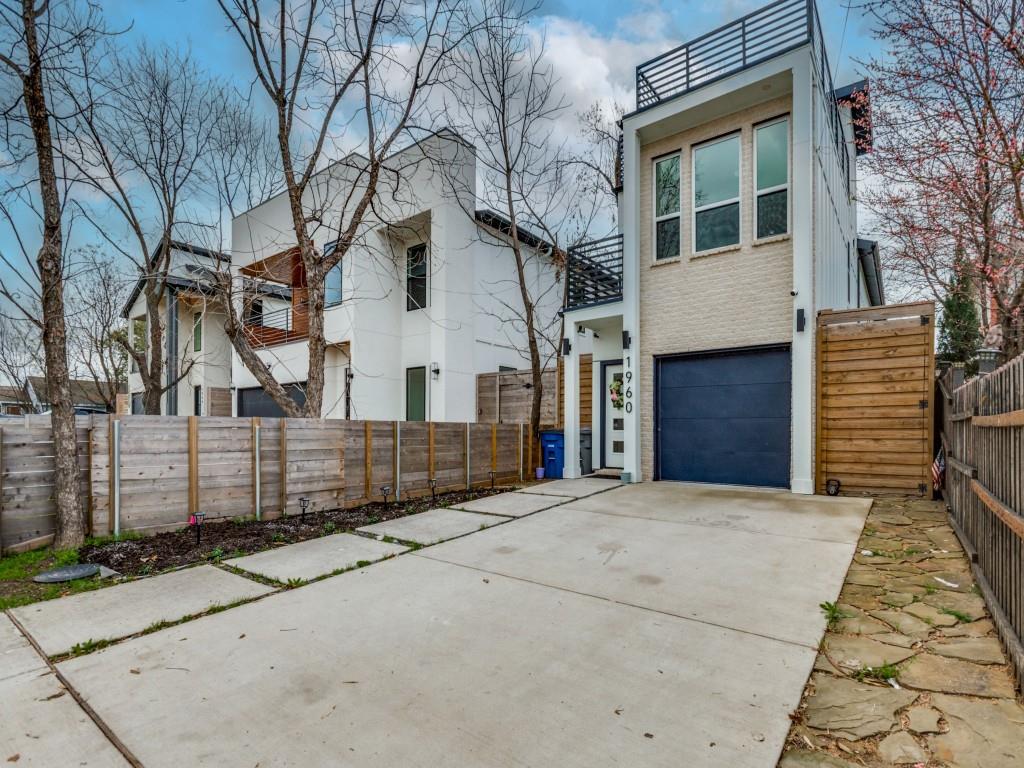 1960 Toronto Street Dallas, TX 75212 - Photo 3 of 26