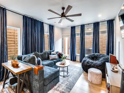 $499,900 | 1960 Toronto Street, Dallas, TX 75212