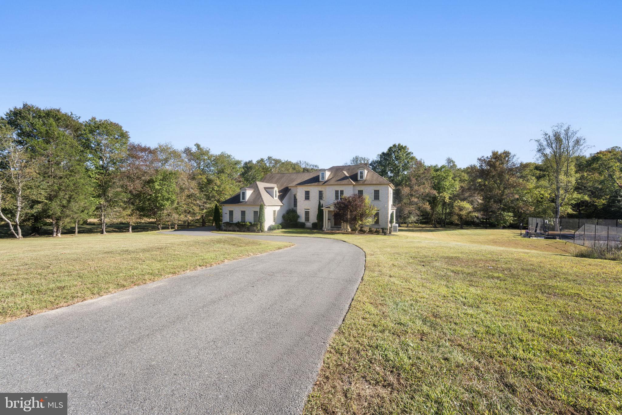 11561 Stuart Mill Road Oakton, VA 22124 - Photo 7 of 75