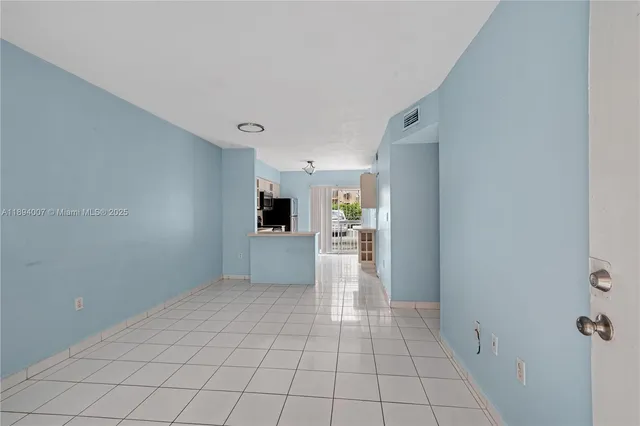 $1,975 | 5490 West 21st Court, Unit 112, Hialeah, FL 33016