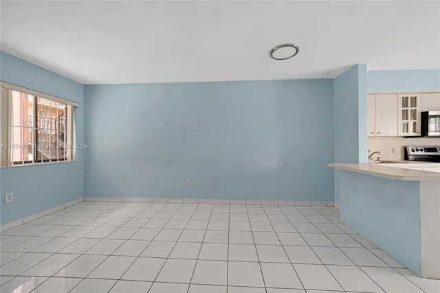 $1,975 | 5490 West 21st Court, Unit 112, Hialeah, FL 33016