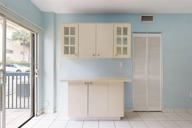 $1,975 | 5490 West 21st Court, Unit 112, Hialeah, FL 33016