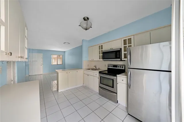 $1,975 | 5490 West 21st Court, Unit 112, Hialeah, FL 33016