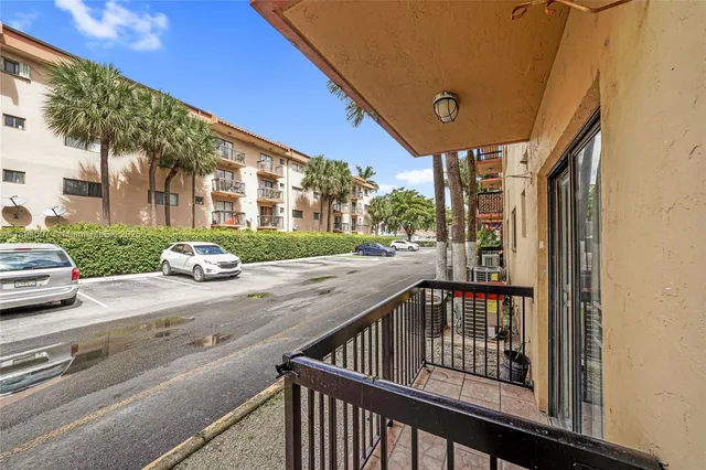 $1,975 | 5490 West 21st Court, Unit 112, Hialeah, FL 33016