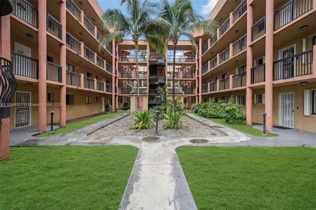 $1,975 | 5490 West 21st Court, Unit 112, Hialeah, FL 33016
