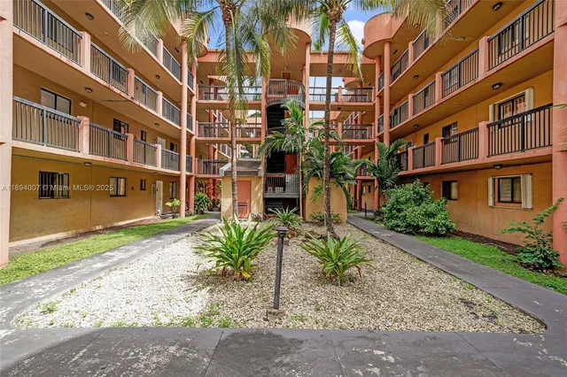 $1,975 | 5490 West 21st Court, Unit 112, Hialeah, FL 33016