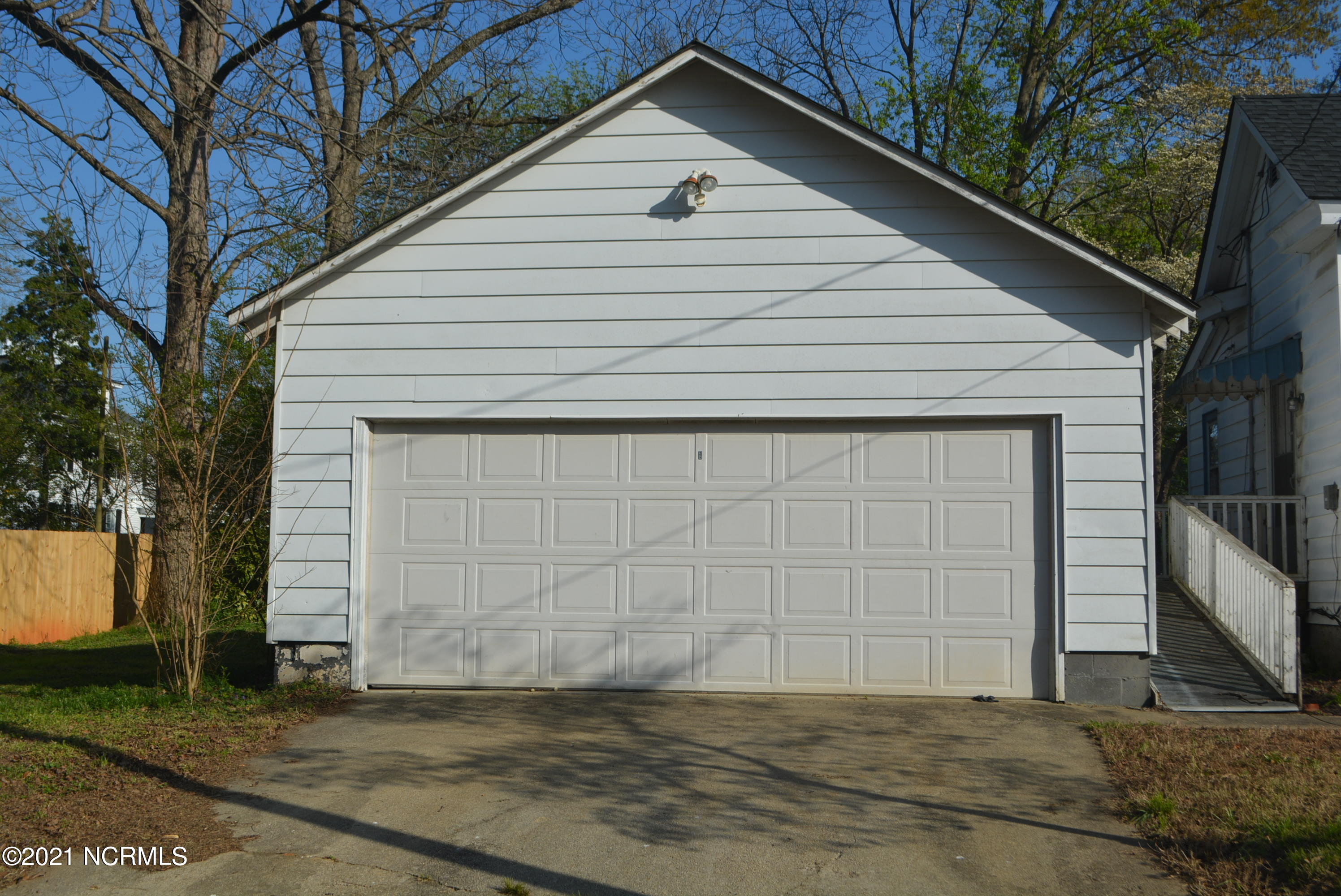 210 North Walnut Street Spring Hope, NC 27882 - Photo 7 of 27 DSC_0831