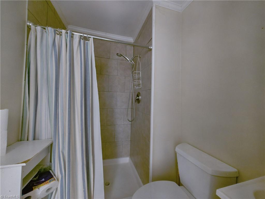 1004 Unity Street Thomasville, NC 27360 - Photo 11 of 16
