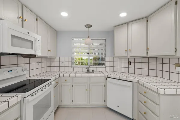 $549,000 | 401 Stinson Street, Unit 4, Vallejo, CA 94591
