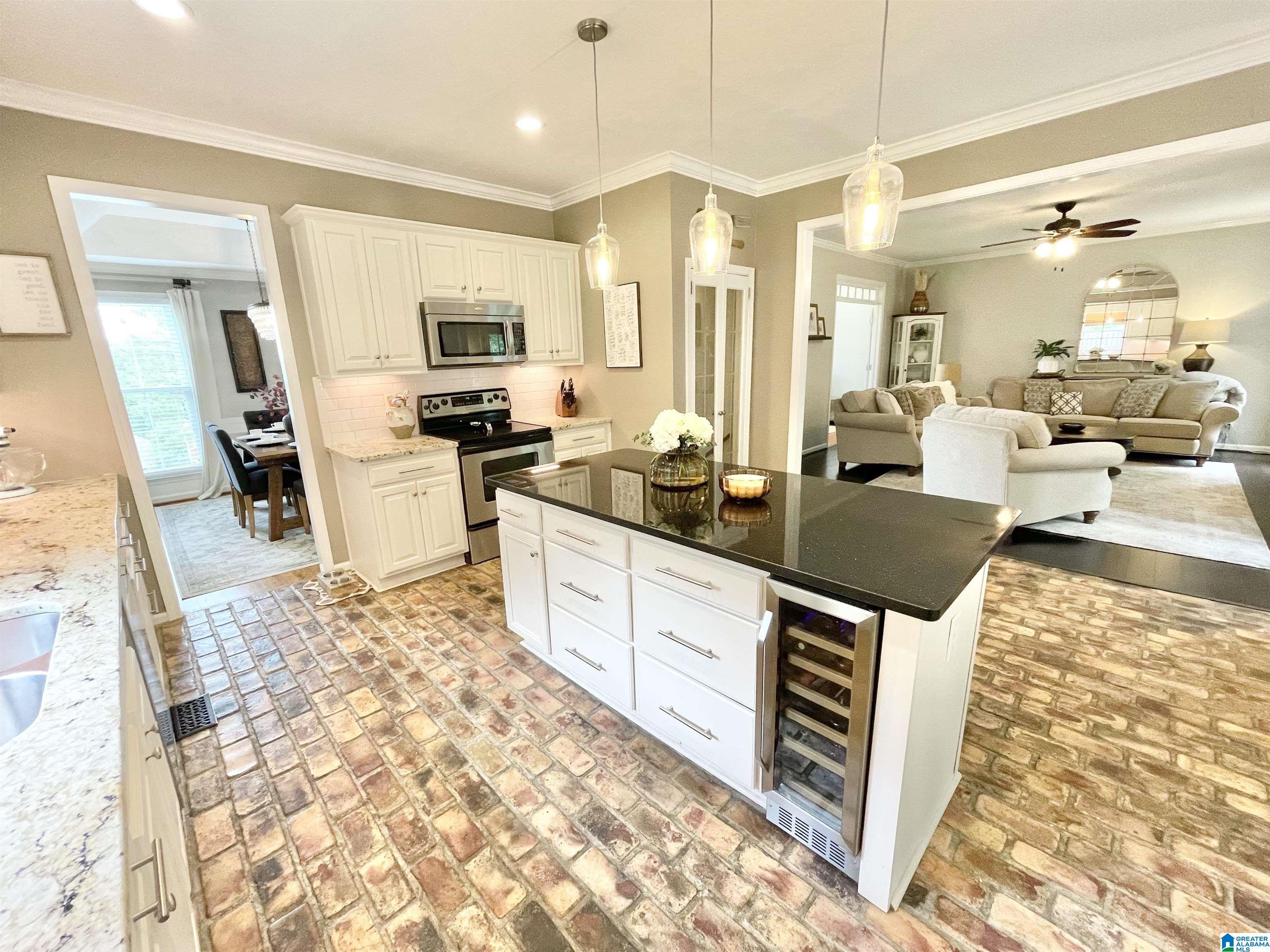 129 Broadmoor Lane Alabaster, AL 35007 - Photo 7 of 46
