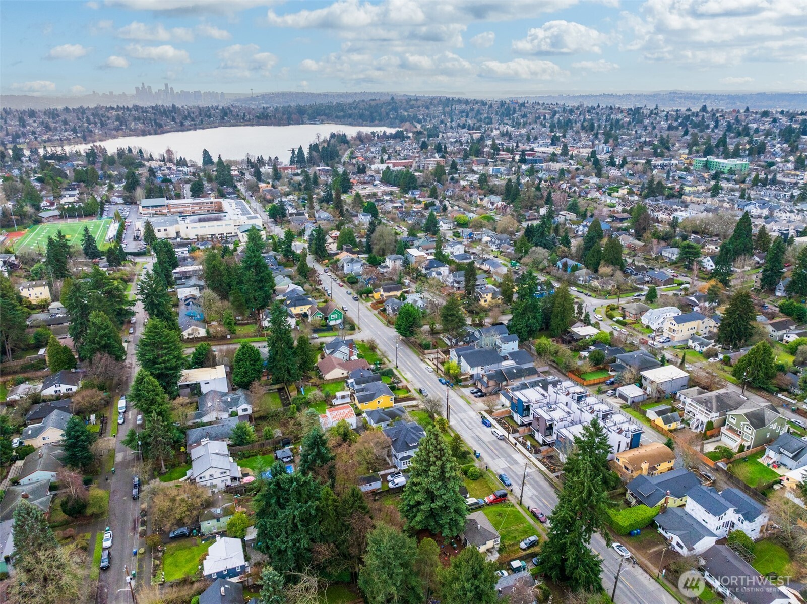 8831 B Wallingford Avenue North Seattle, WA 98103 - Photo 28 of 31
