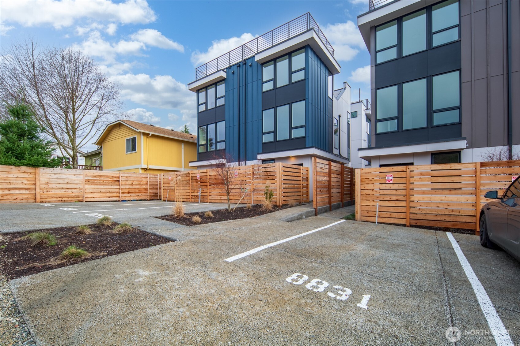 8831 B Wallingford Avenue North Seattle, WA 98103 - Photo 31 of 31