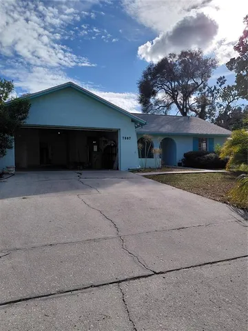 $2,400 | 7507 South Sanibel Circle, Temple Terrace, FL 33637