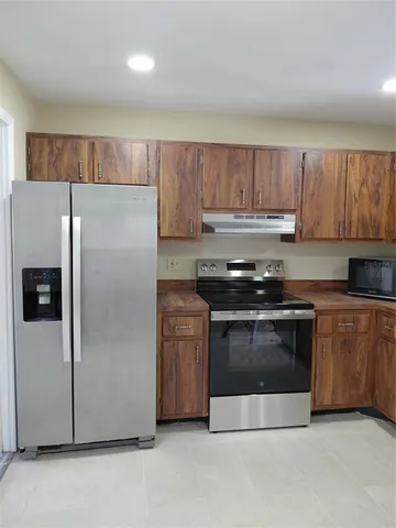 $2,400 | 7507 South Sanibel Circle, Temple Terrace, FL 33637