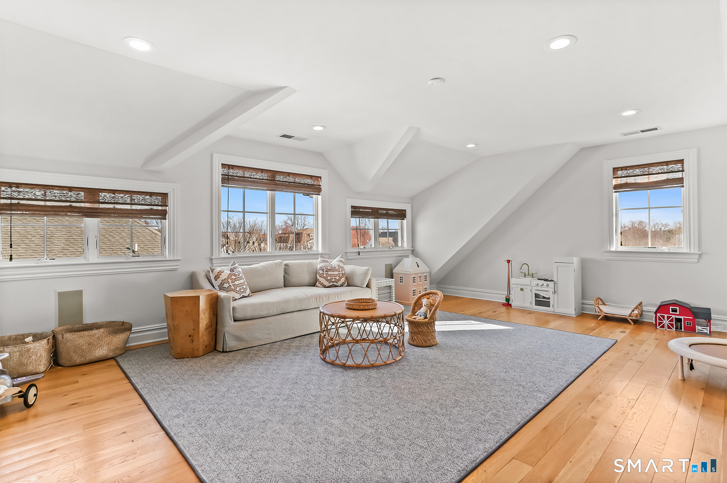 550 Penfield Road Fairfield, CT 06824 - Photo 27 of 44