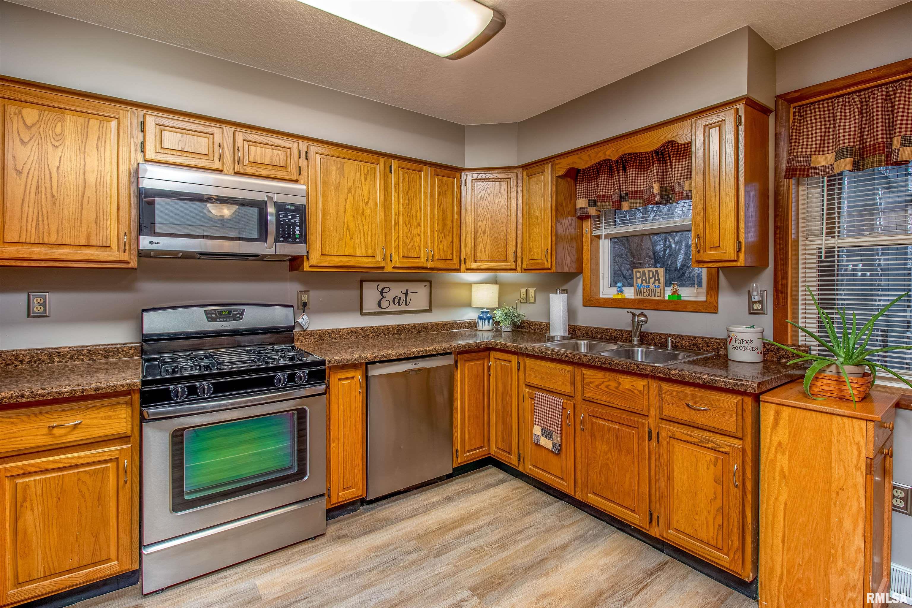 812 Hacker Street Buffalo, IA 52728 - Photo 12 of 22 Gallery Image 12