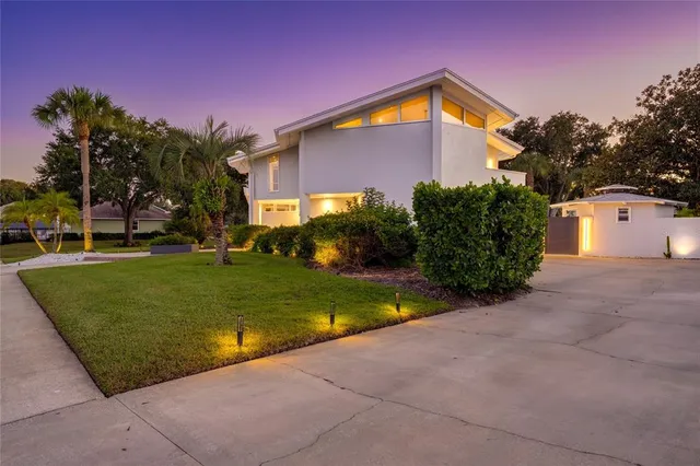 $1,595,000 | 8922 Bay Cove Court, Orlando, FL 32819