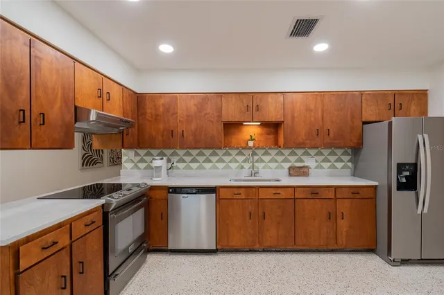 $1,800 | 725 Wilson Avenue, Lakeland, FL 33801