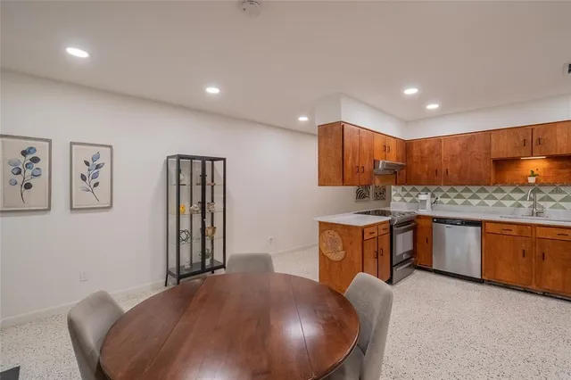 $1,800 | 725 Wilson Avenue, Lakeland, FL 33801