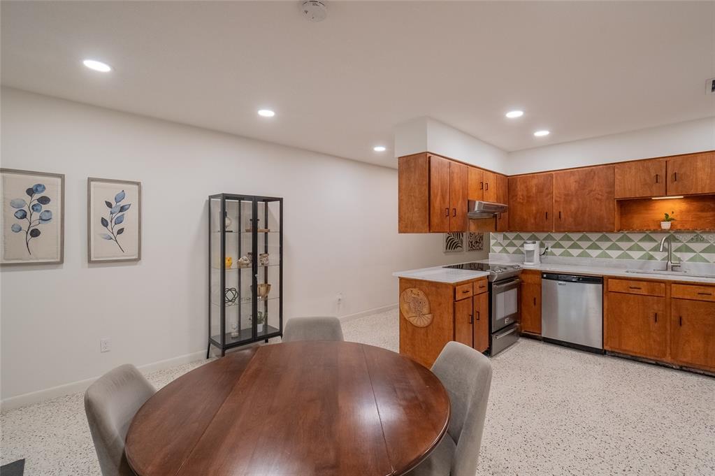 725 Wilson Avenue Lakeland, FL 33801 - Photo 10 of 15