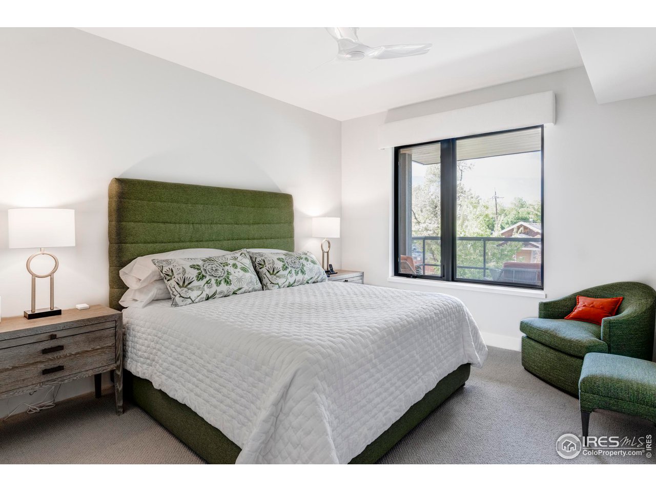 2718 Pine Street, Unit 202 Boulder, CO 80302 - Photo 17 of 33 Primary bedroom