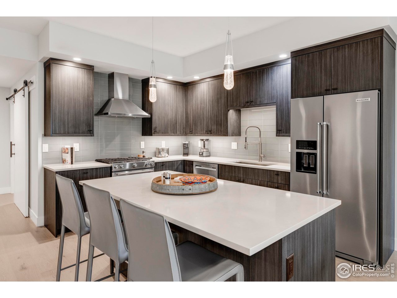 2718 Pine Street, Unit 202 Boulder, CO 80302 - Photo 5 of 33 Chef's kitchen