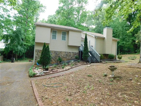 $340,000 | 8805 Willow Creek Court, Douglasville, GA 30135