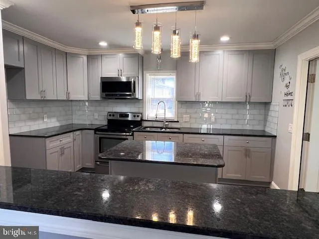 $392,000 | 2810 Green Street, Claymont, DE 19703