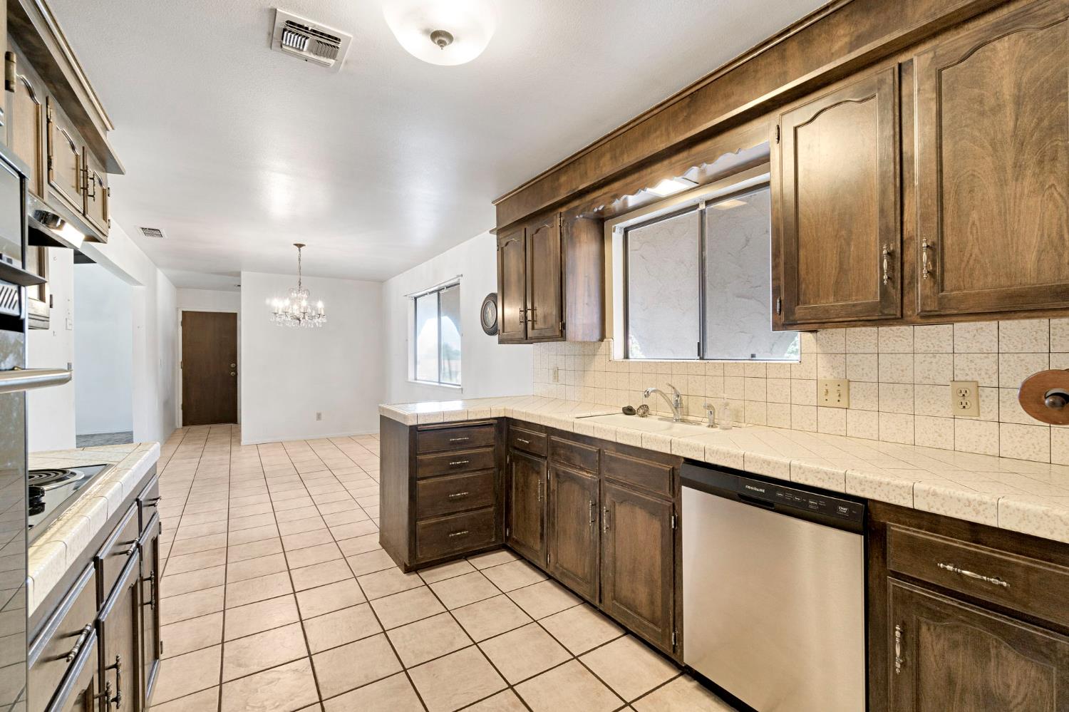 41210 Ave 14 1/2 Madera, CA 93636 - Photo 7 of 42