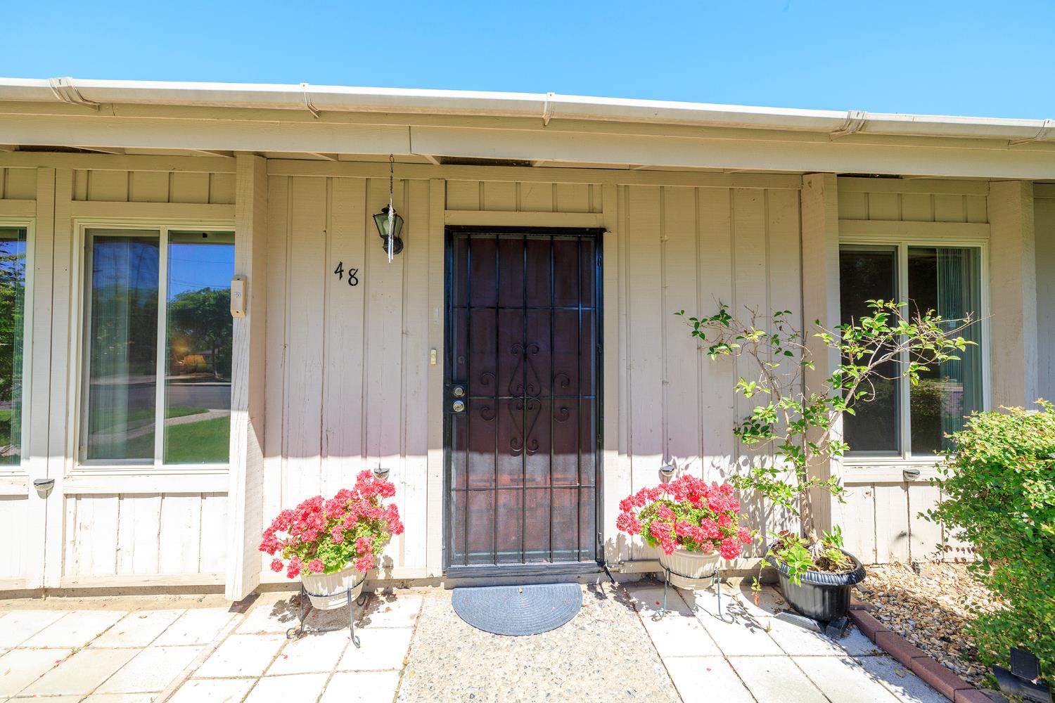 617 West Granger Avenue, Unit 48 Modesto, CA 95350 - Photo 3 of 27 a front view of a house