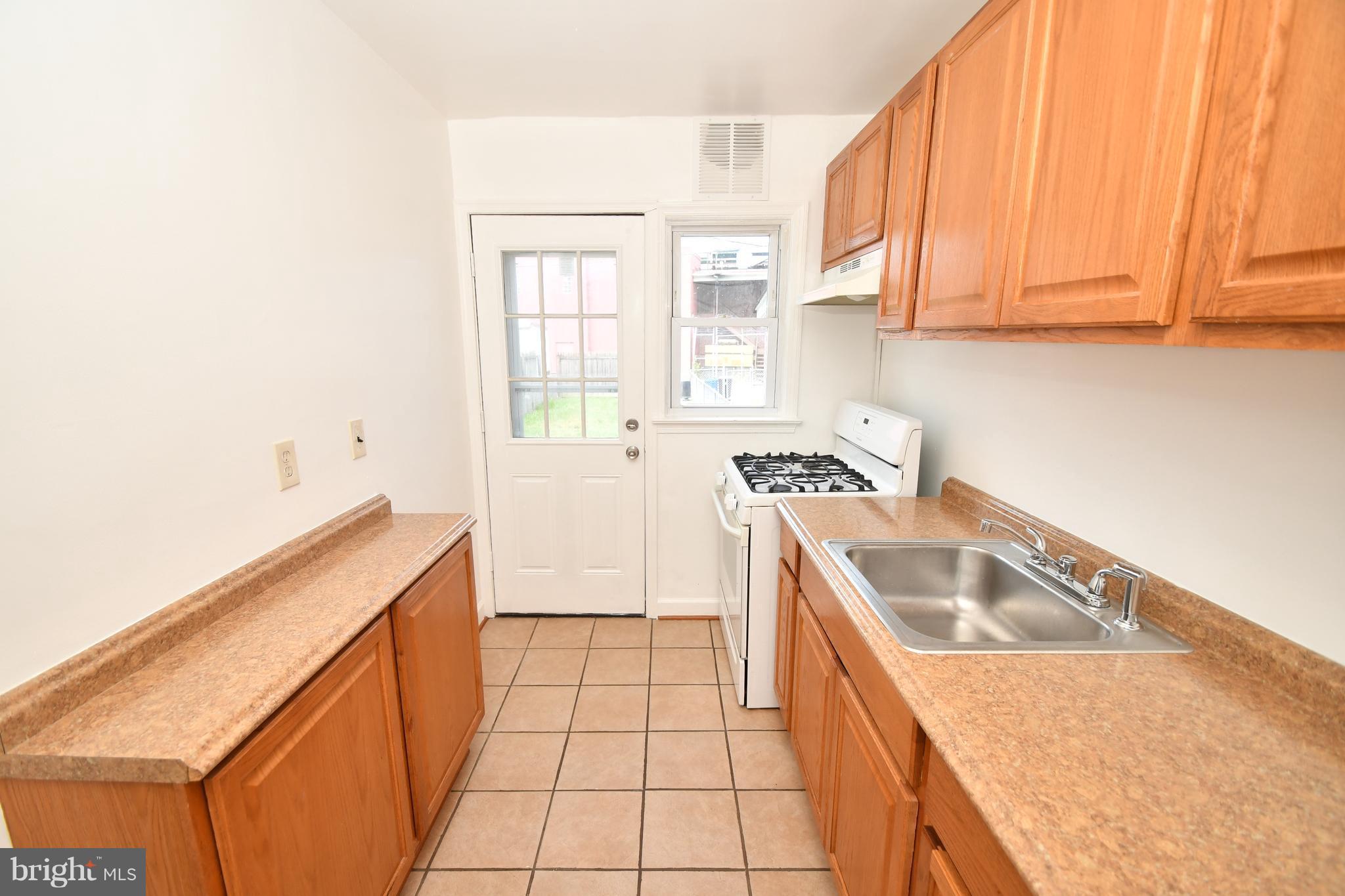 17 South Hawthorne Road Baltimore, MD 21220 - Photo 14 of 30 Kitchen