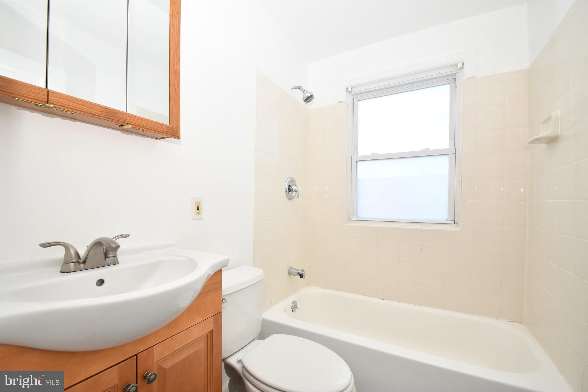 17 South Hawthorne Road Baltimore, MD 21220 - Photo 24 of 30 Bath