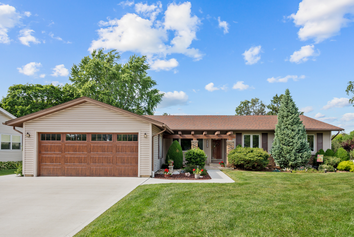 230 Yarmouth Road Elk Grove Village, IL 60007 - Photo 1 of 25