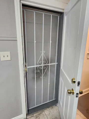 $1,300 | 3019 East 80th Street, Unit 1, Chicago, IL 60617